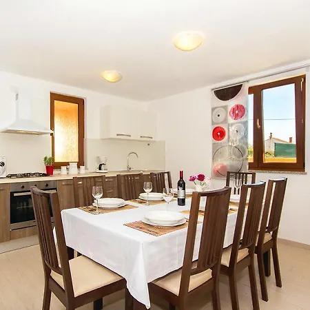 Holiday Martina Tatil Evi Pula